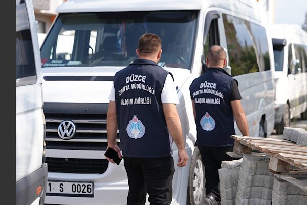 Düzce Belediyesi Zabıta Müdürlüğü ekipleri, İl Emniyet Müdürlüğü Trafik Şube