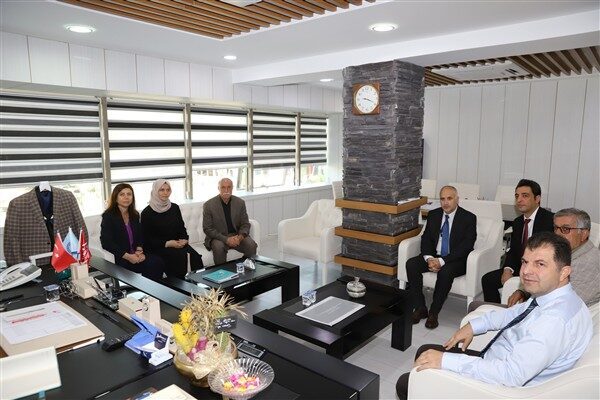 Sosyolog ve yazar İsmail Beşikçi, 27 Eylül'de Diyarbakır'da katıldığı 9.