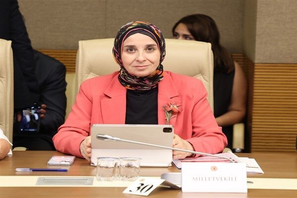 İstanbul Milletvekili ve DEVA Partisi Genel Başkan Yardımcısı Elif Esen, Down