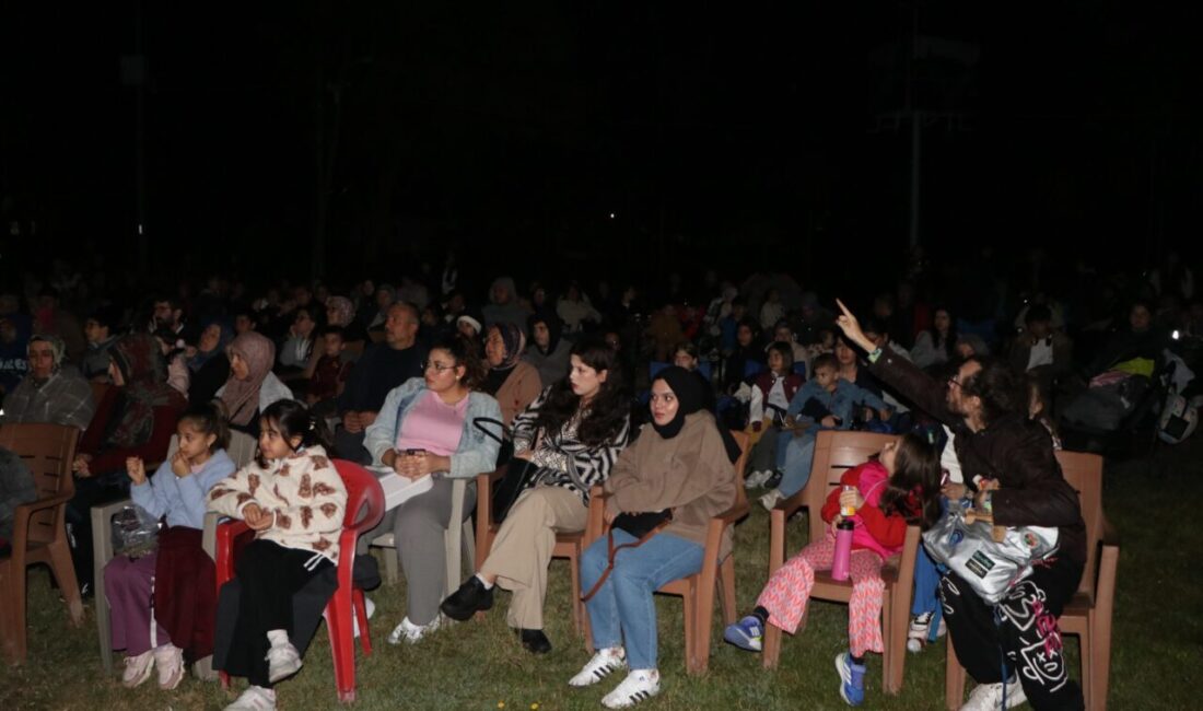 Çifteler’de gerçekleştirilen etkinlik, gün batımından önce çocuklara özel uçak maketi