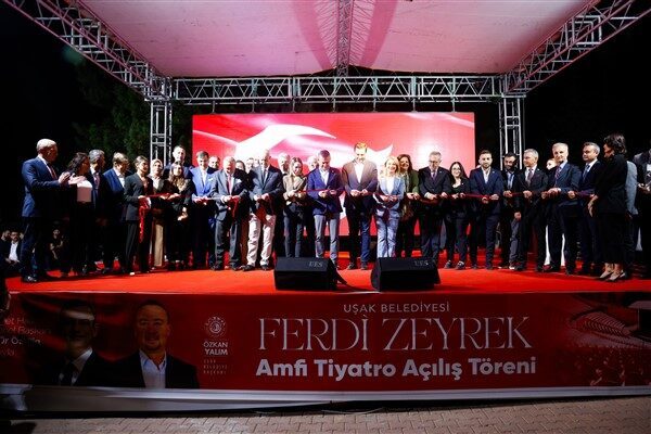 Açılış töreninde yaptığı konuşmada Huzurpark’ta bulunan amfi tiyatronun restorasyon ve