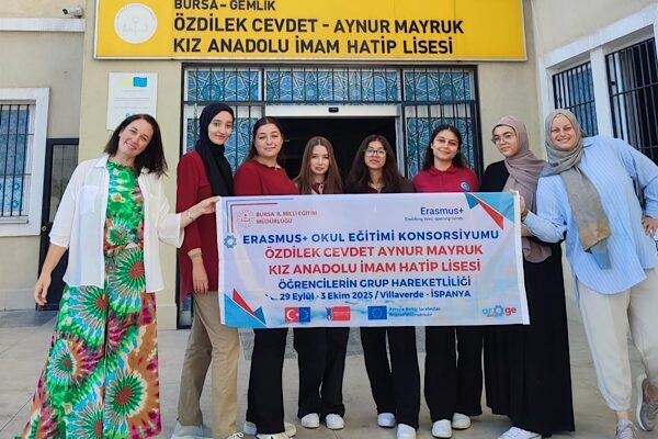 Gemlik Özdilek Cevdet Aynur Mayruk Kız Anadolu İmam Hatip Lisesi,