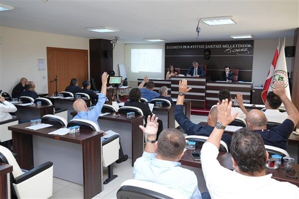 Toplantıya başkanlık eden Belediye Başkan Vekili Erkan Hacak toplantının açılışında