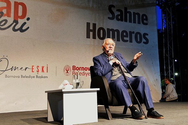 Bornova Belediyesi tarafından  bu yıl 6’ncısını düzenlenen Kitap Günleri, Büyükpark’ta