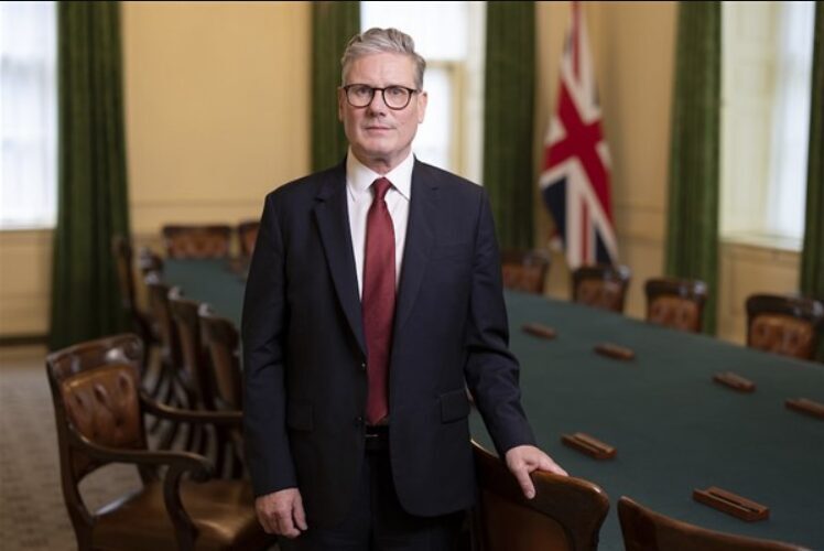 İngiltere Başbakanı Keir Starmer, ülkedeki tüm hastaların en iyi sağlık