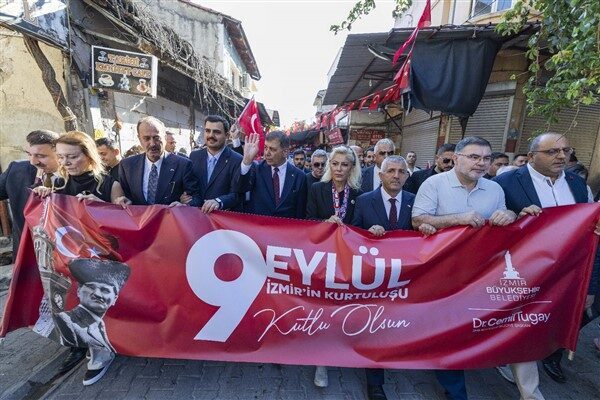 İzmir’de kurtuluşun 103’üncü yıl dönümü kutlamaları kapsamında Türk ordusunun 9
