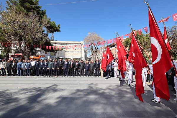 Karaman’da 38’inci Ahilik Kültürü Haftası törenle kutlandı. Cumhuriyet Parkı’ndaki Atatürk