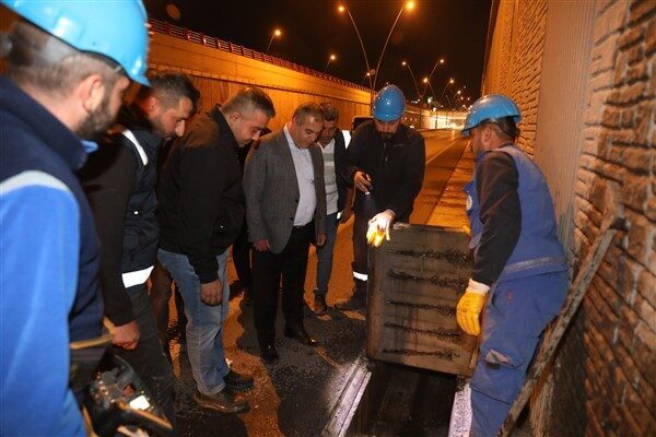 Kayseri Büyükşehir Belediyesi Su ve Kanalizasyon İdaresi Genel Müdürlüğü ekipleri