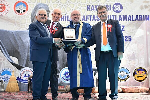 Kayseri Büyükşehir Belediye Başkanı Dr. Memduh Büyükkılıç, Kayseri Valisi Gökmen
