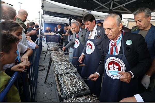 Küçükçekmece Belediyesi ve Küçükçekmece Trabzonlular Derneği tarafından düzenlenen Trabzon Rüzgarı Festivali,