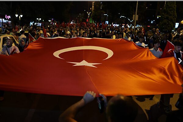30 Ağustos Zafer Bayramı’nın 103. yıl dönümü kutlamaları kapsamında Kütahya’da fener