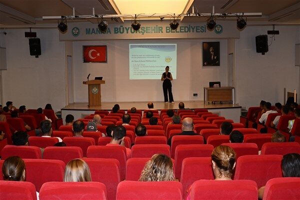Manisa Su ve Kanalizasyon İdaresi (MASKİ) Genel Müdürlüğü sahada görevli