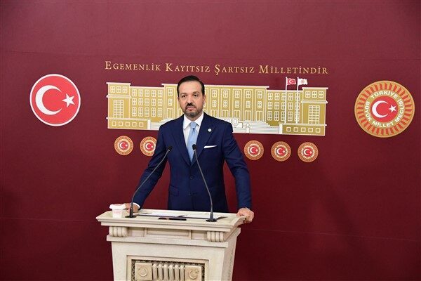 Zorlu paylaşımında “9 Eylül 1922, Türk milletinin bağımsızlık mücadelesinde bir