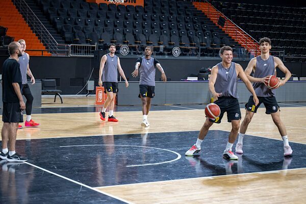Türkiye Sigorta Basketbol Süper Ligi’nde mücadele eden MSK Erkek Basketbol