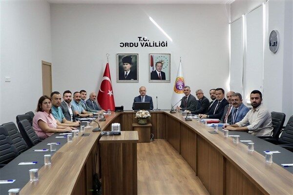 Ordu Valisi Erol’un başkanlığında düzenlenen toplantıda aile sağlığı merkezi ihtiyacına