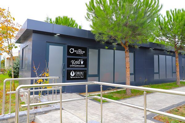 Ordu Büyükşehir Belediyesi tarafından üniversite yerleşkesine Kent Çamaşırhanesi kuruldu.  Verilen