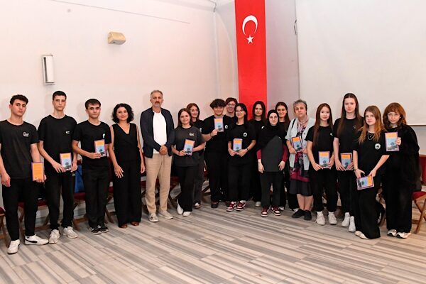 Osmangazi Belediyesi tarafndan , Yılın Aydın’ı Yaşar Kemal etkinlikleri çerçevesinde