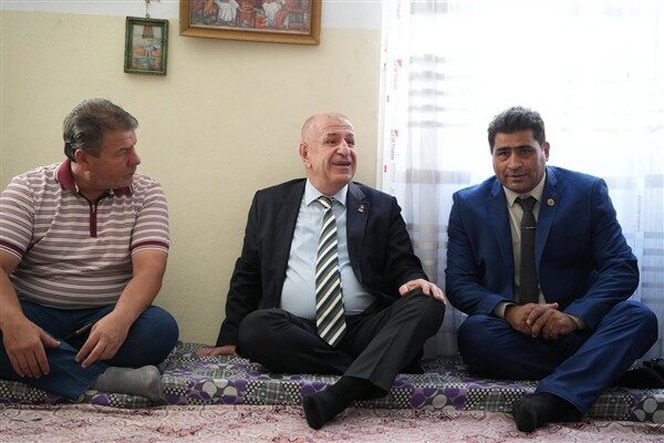 Zafer Partisi Genel Başkanı Prof. Dr. Ümit Özdağ, Başkanlık Divanı
