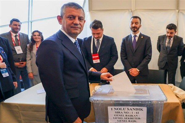 Partinin, Yenimahalle Nazım Hikmet Kültür Merkezi'nde düzenlediği 22. Olağanüstü Kurultayı