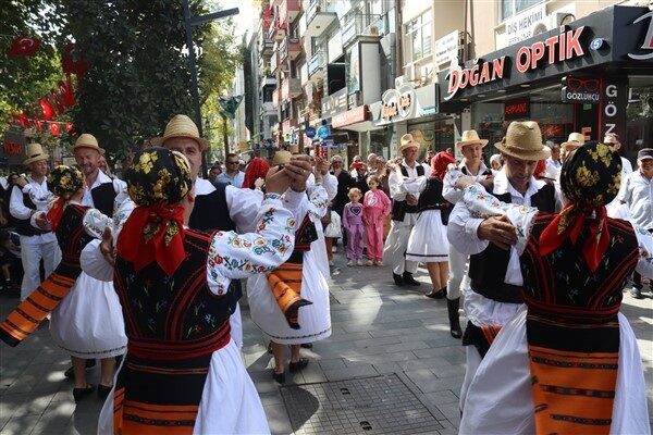 13’ncü Pişmaniye, Müzik ve Dans Festivali 3'üncü gününde devam ediyor.