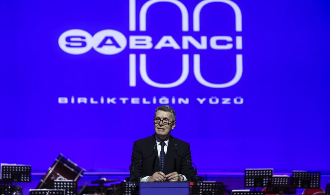 Şef Cem Mansur yönetimindeki Türkiye Gençlik Filarmoni Orkestrası’nın Atatürk Kültür