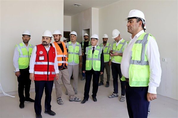 Şanlıurfa’da yapımı devam eden Şehir Hastanesi’nde yürütülen çalışmalar, yetkililer tarafından