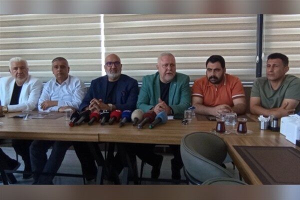 Şanlıurfaspor Kulübü Başkanı Mustafa Kemal Saraçoğlu, Janset Otel’de düzenlenen kahvaltıda