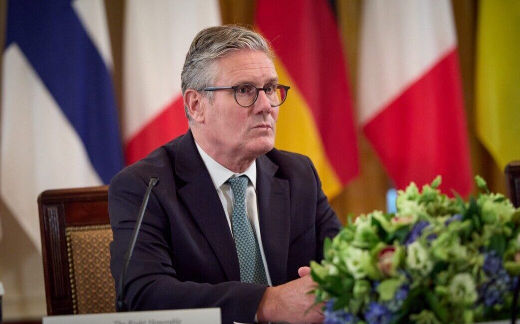 İngiltere Başbakanı Starmer, NHS'yi çöktüğü yerden kaldıracağına söz verdiğini ve