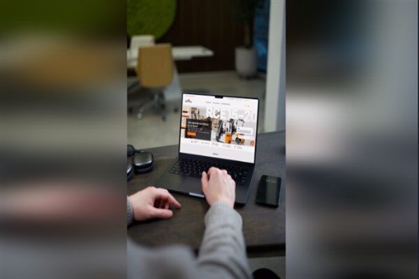 tr.still.shop anlaşılır teknik içerik, masaüstü ve mobil uyumluluk, canlı destek