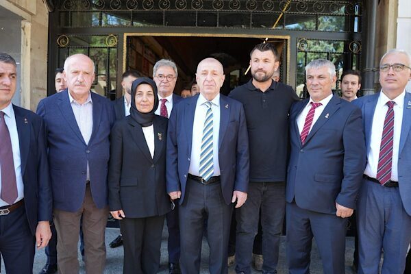 Zafer Partisi Genel Başkanı Prof. Dr. Ümit Özdağ, Başkanlık Divanı