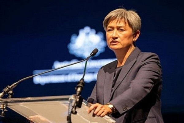 Avustralya Dışişleri Bakanı Penny Wong, Başbakan Anthony Albanese ve Yaşlılar