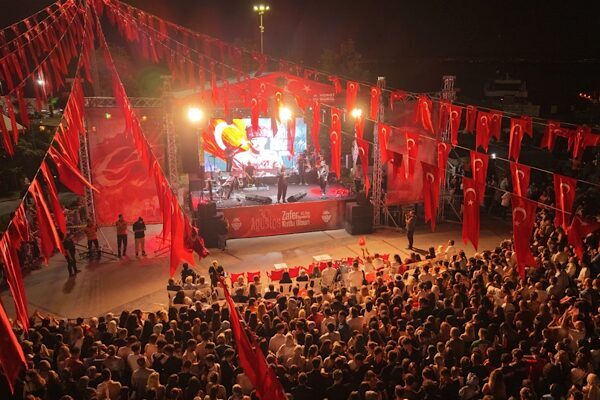 Yalova’da 30 Ağustos Zafer Bayramı kutlaması, Yalova Belediyesi tarafından 15 Temmuz