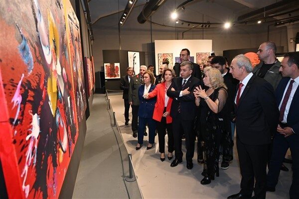 “102. Yıla Özel 102 Eser Cumhuriyet Sergisi” sanatseverlerle buluştu “102. Yıla Özel 102 Eser Cumhuriyet Sergisi”, Dokumapark Modern Sanatlar