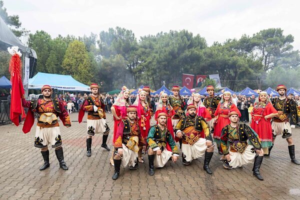 İzmir Büyükşehir Belediye Başkanı Dr. Cemil Tugay, İzmir Balkan Göçmenleri Kültür