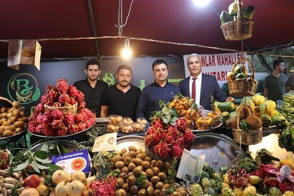 Cumhuriyet Meydanı’ndan kortej yürüyüşü ile başlayan festival, etkinlikler, yarışmalar ve
