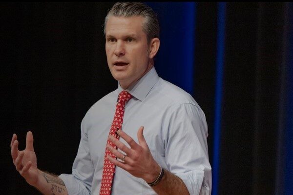 ABD Savaş Bakanı Pete Hegseth, Yeni Zelanda Savunma Bakanı Collins'i
