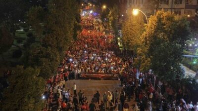 Cumhuriyetin 102. kuruluş yıl dönümü kutlamalarında vatandaşlar, Adana Büyükşehir Belediyesi