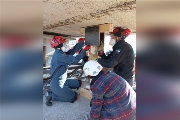Türkiye'nin ilk arama kurtarma sivil toplum örgütü AKUT Arama Kurtarma