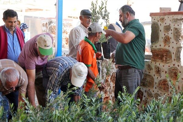 Aliefendi Mahallesi’nde yangından zarar gören 101 vatandaşa 3 bin 400