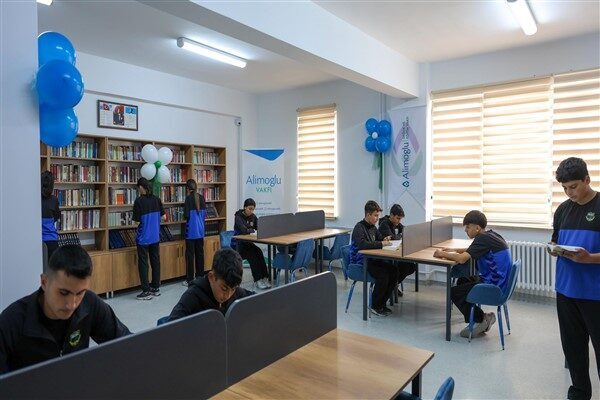 Alimoğlu Sağlık ve Eğitim Vakfı’nın “Kitap Gibi Şehirler” projesi kapsamında