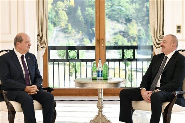 Azerbaycan Cumhurbaşkanı Aliyev, Gebele'de KKTC Cumhurbaşkanı Tatar ile bir araya