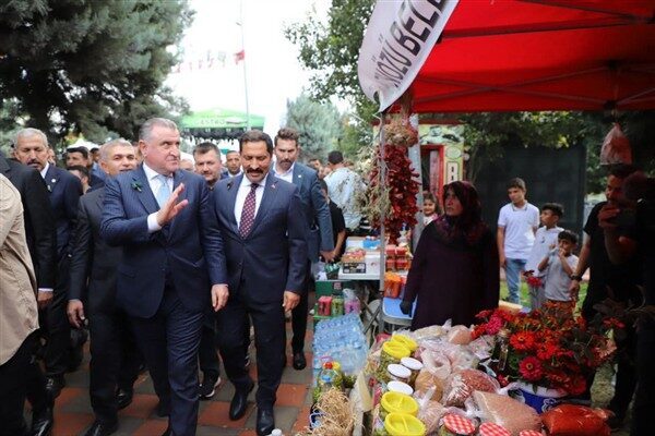 Altınözü 9. Zeytin, Zeytinyağı ve Gastronomi Festivali başladı Açılış törenine Gençlik ve Spor Bakanı Osman Aşkın Bak, Hatay
