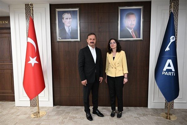 Anahtar Parti Bursa teşkilatında atama yapıldı. Kadın kolları il başkanlığına