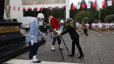 Antalya Büyükşehir Belediyesi, Cumhuriyetimizin ilanının 102. yıl dönümü nedeniyle Büyükşehir