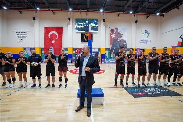 Beylikdüzü Belediyesi’nin 29 Ekim Cumhuriyet Bayramı dolayısıyla Türkiye Cumhuriyeti’nin kurucusu