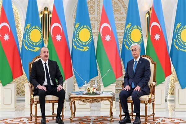 Görüşmede Tokayev, Aliyev’i resmi devlet ziyareti kapsamında ağırlamaktan duyduğu memnuniyeti