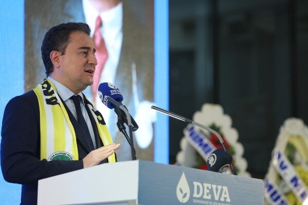 Babacan Sumud Filosu gönüllüleri hakkında yaptığı konuşmada “Ümit ediyorum ki
