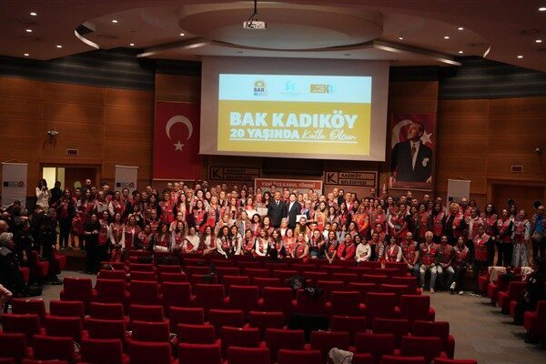 Ayrıca 300’e yakın Kadıköy Afet Gönüllüsü ’nün kabul töreninin de