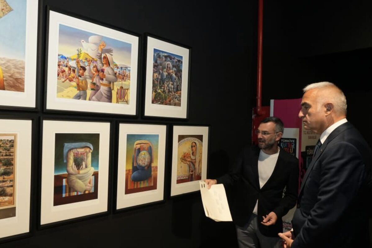 Polat Piyalepaşa Çarşı’da sanatseverlerle buluşan sergide üç tema işlendi: “HalaYaşıyorum”, “Filistin Benim