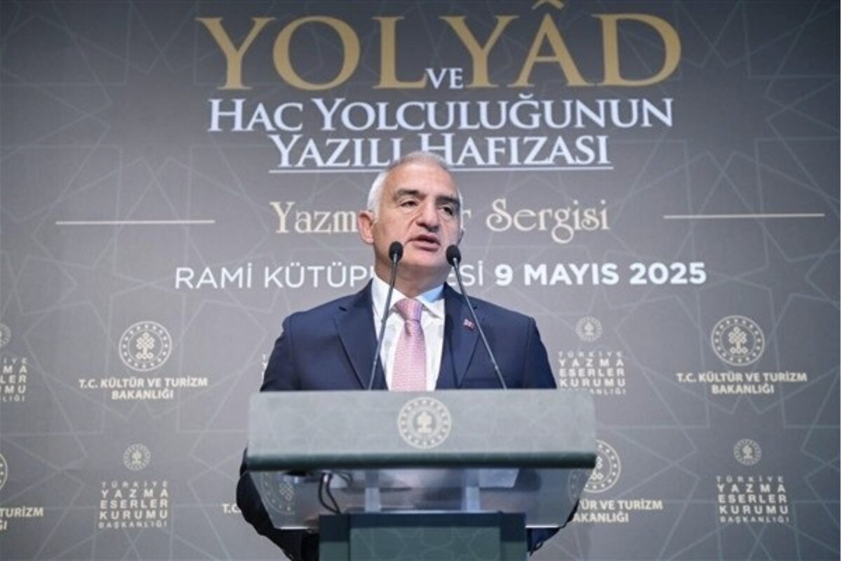 Kültür ve Turizm Bakanı Mehmet Nuri Ersoy, yeni sanat sezonu